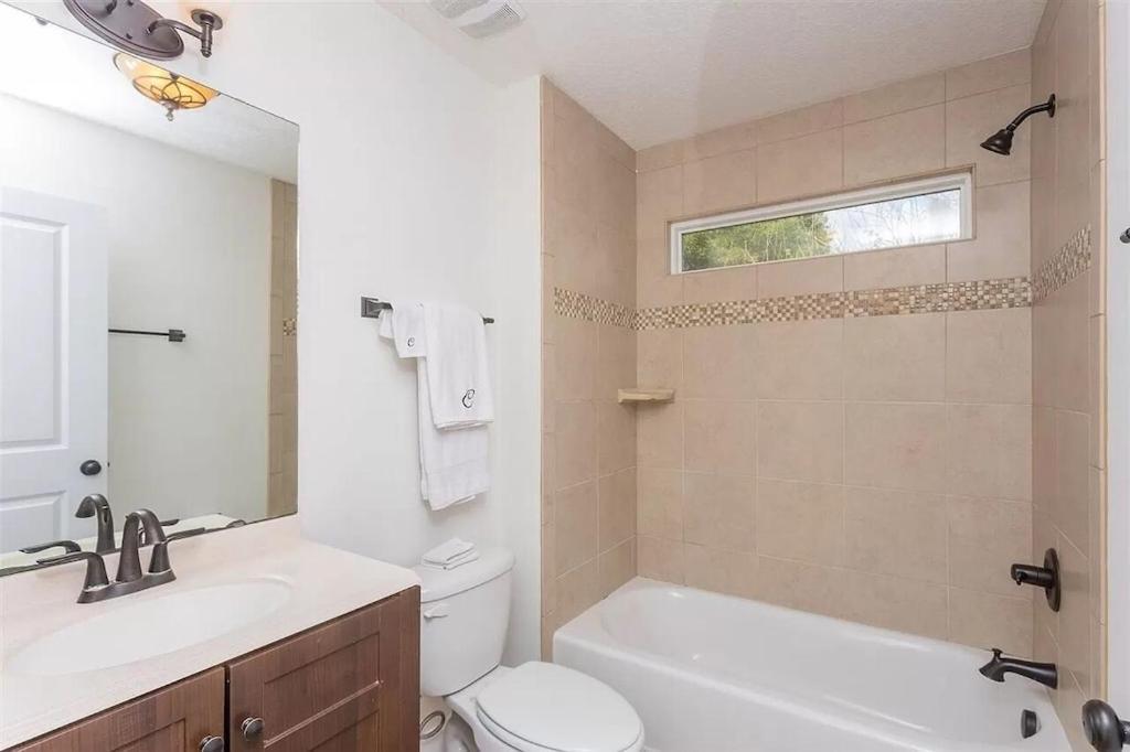 Modern, Upscale, And New Blue Bungalow In The Heart Of Downtown St Augustine Сент-Огастин Экстерьер фото