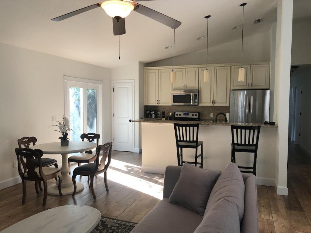 Modern, Upscale, And New Blue Bungalow In The Heart Of Downtown St Augustine Сент-Огастин Экстерьер фото