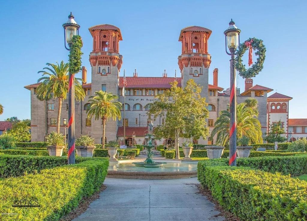 Modern, Upscale, And New Blue Bungalow In The Heart Of Downtown St Augustine Сент-Огастин Экстерьер фото