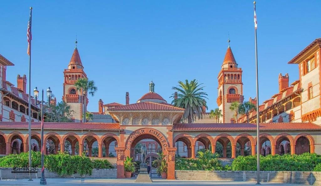 Modern, Upscale, And New Blue Bungalow In The Heart Of Downtown St Augustine Сент-Огастин Экстерьер фото